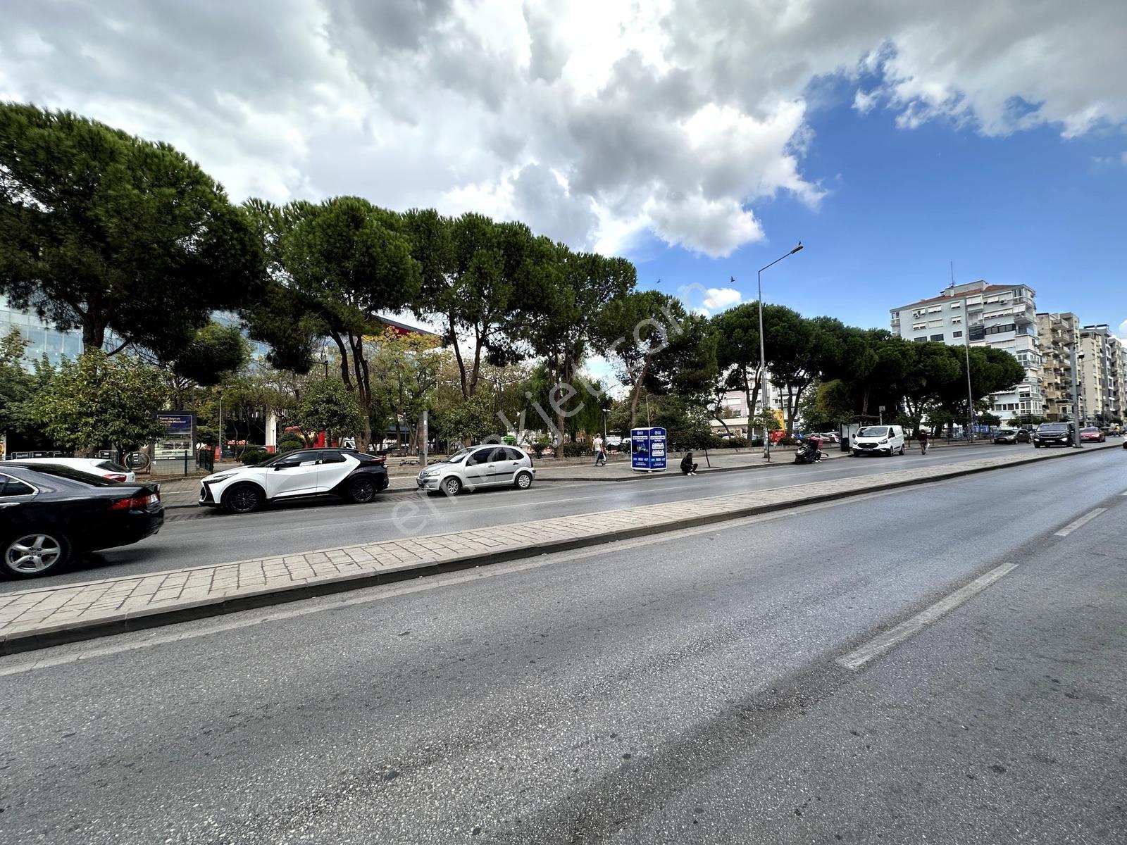 İzmir Demokrasi Üni Yakını | Merkezi | Masrafsız | Otoparklı 2+1 — fotoğraf 32