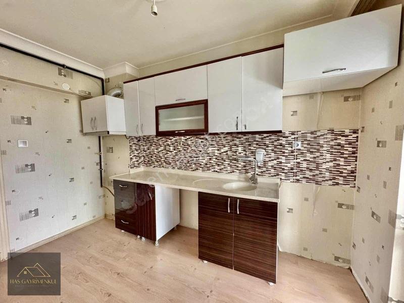 Merkezi Lokasyonda Kök Tapu 2+1 Fırsat Daire — fotoğraf 2