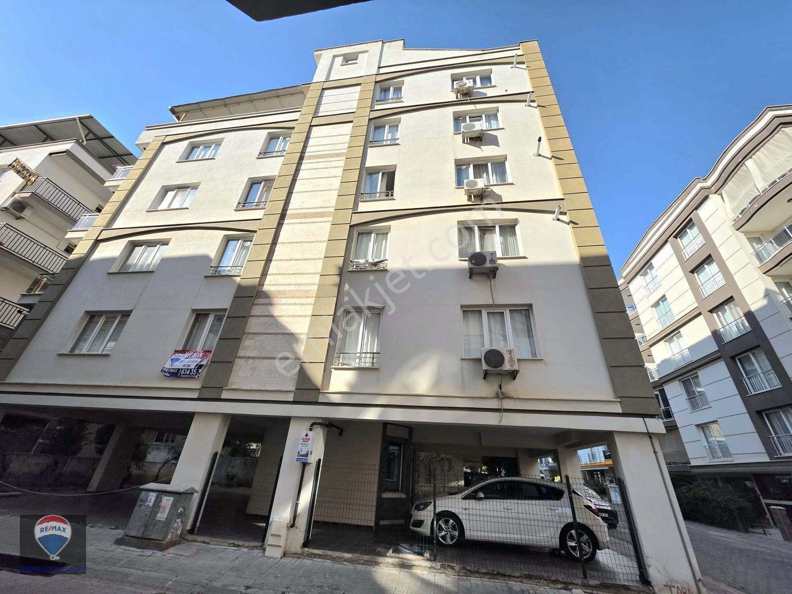 Efeler Mahallesinde 2+1 Satılık Ayrı Mutfaklı Yerden Isıtmalı Daire