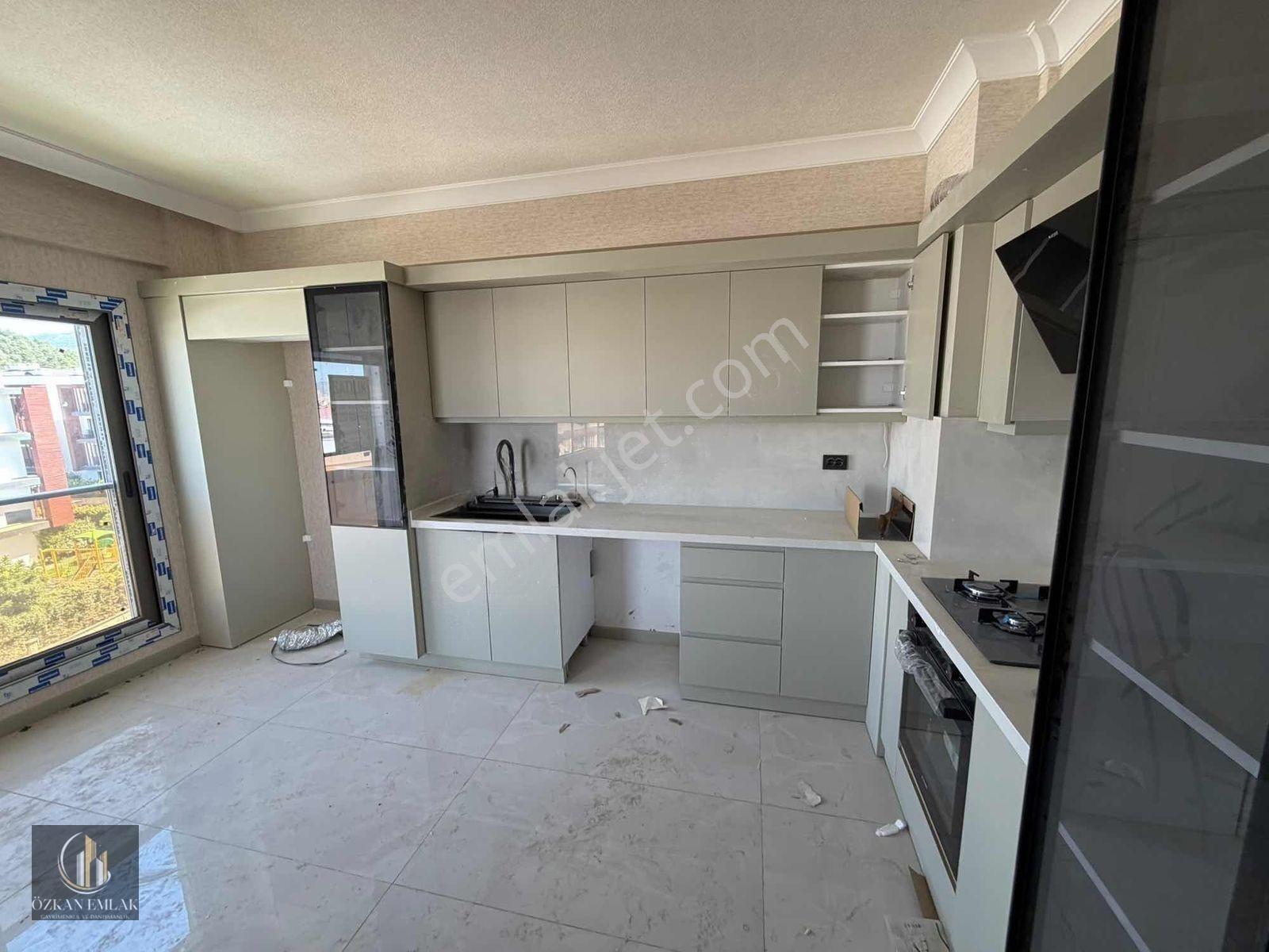 İzmir Tirede Satılık Sıfır 3+1 Daire — fotoğraf 8