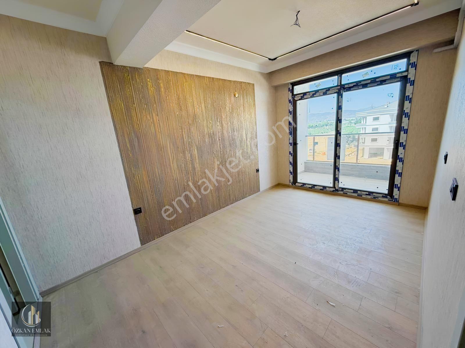 İzmir Tirede Satılık Sıfır 3+1 Daire — fotoğraf 11