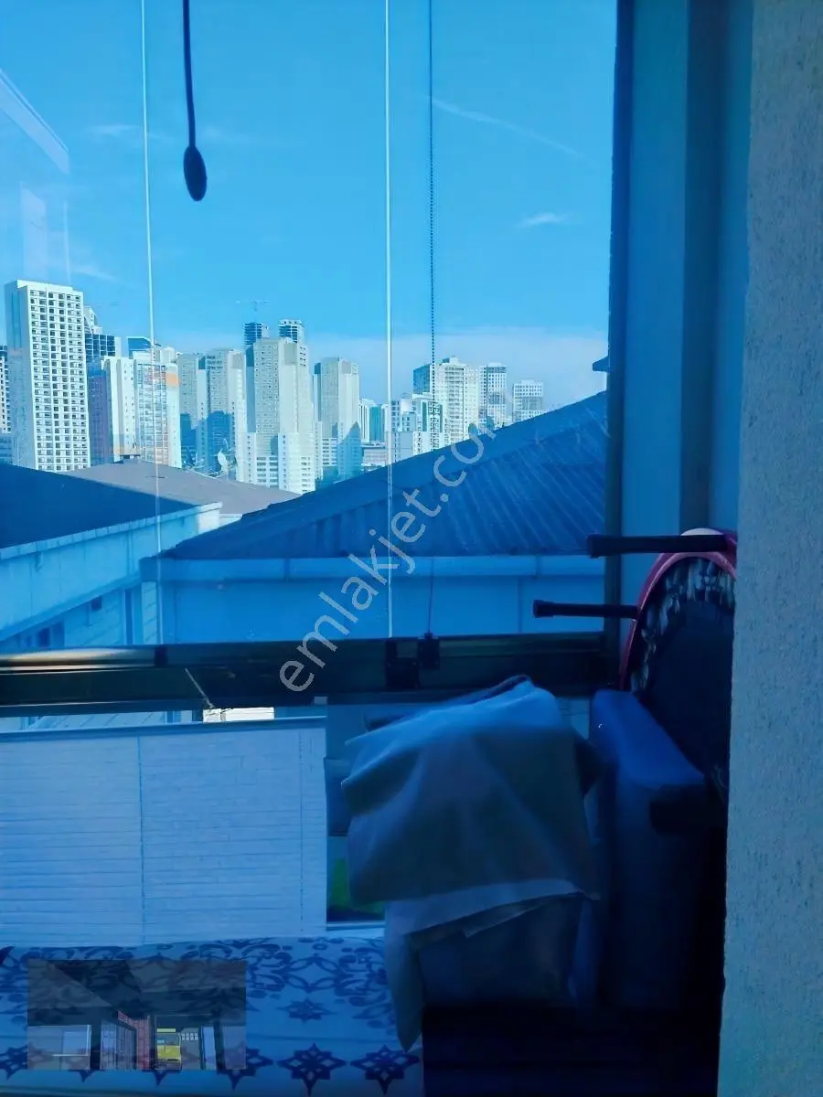 Metrobüse 12 Dakika Yürüme Mesafesinde 2+1 Satılık Ara Kat Daire — fotoğraf 6