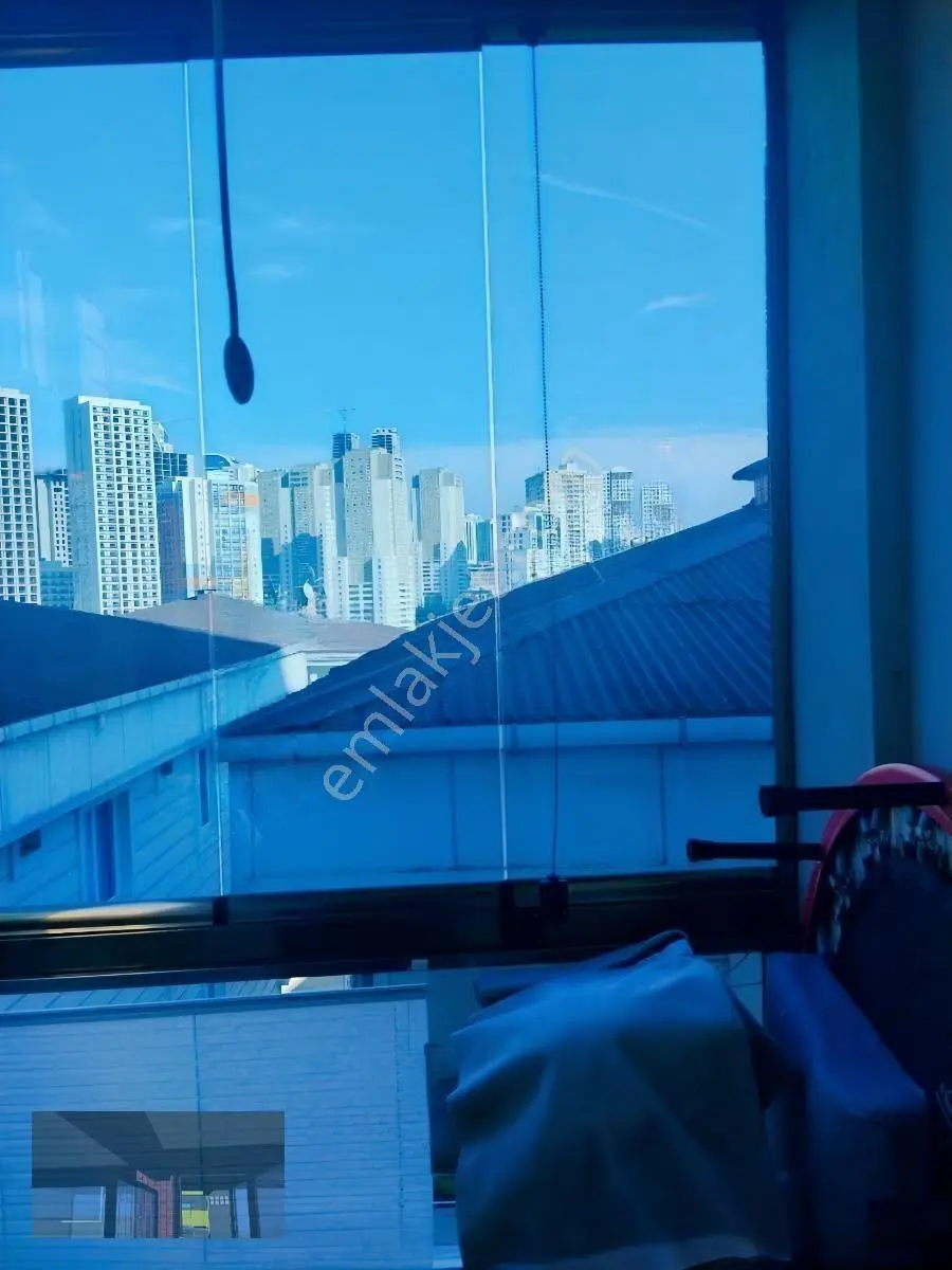 Metrobüse 12 Dakika Yürüme Mesafesinde 2+1 Satılık Ara Kat Daire — fotoğraf 7