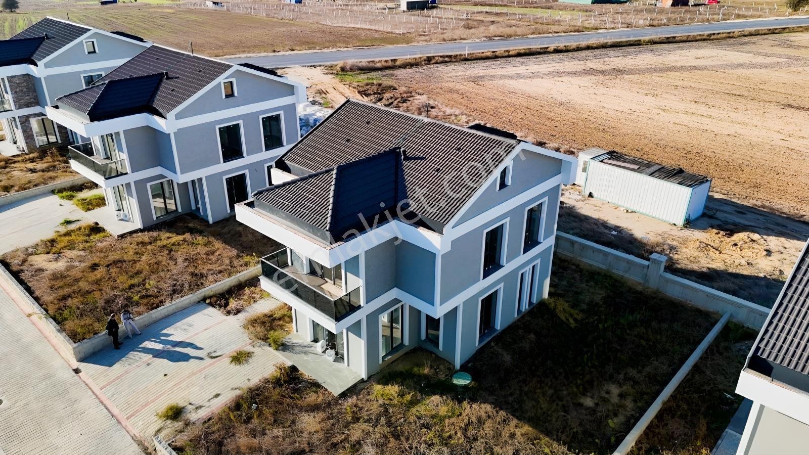 İstanbul Silivri Balaban Da Site İçerisinde Satılık Sıfır Villa — fotoğraf 3