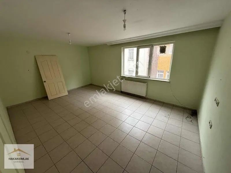 Hakan Emlak'tan Çarşı İçi Daire! — fotoğraf 3