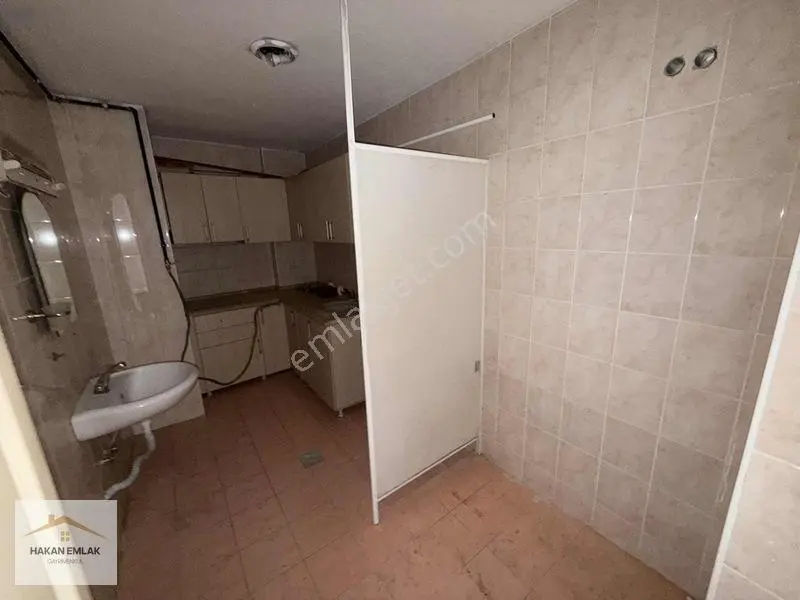 Hakan Emlak'tan Çarşı İçi Daire! — fotoğraf 4