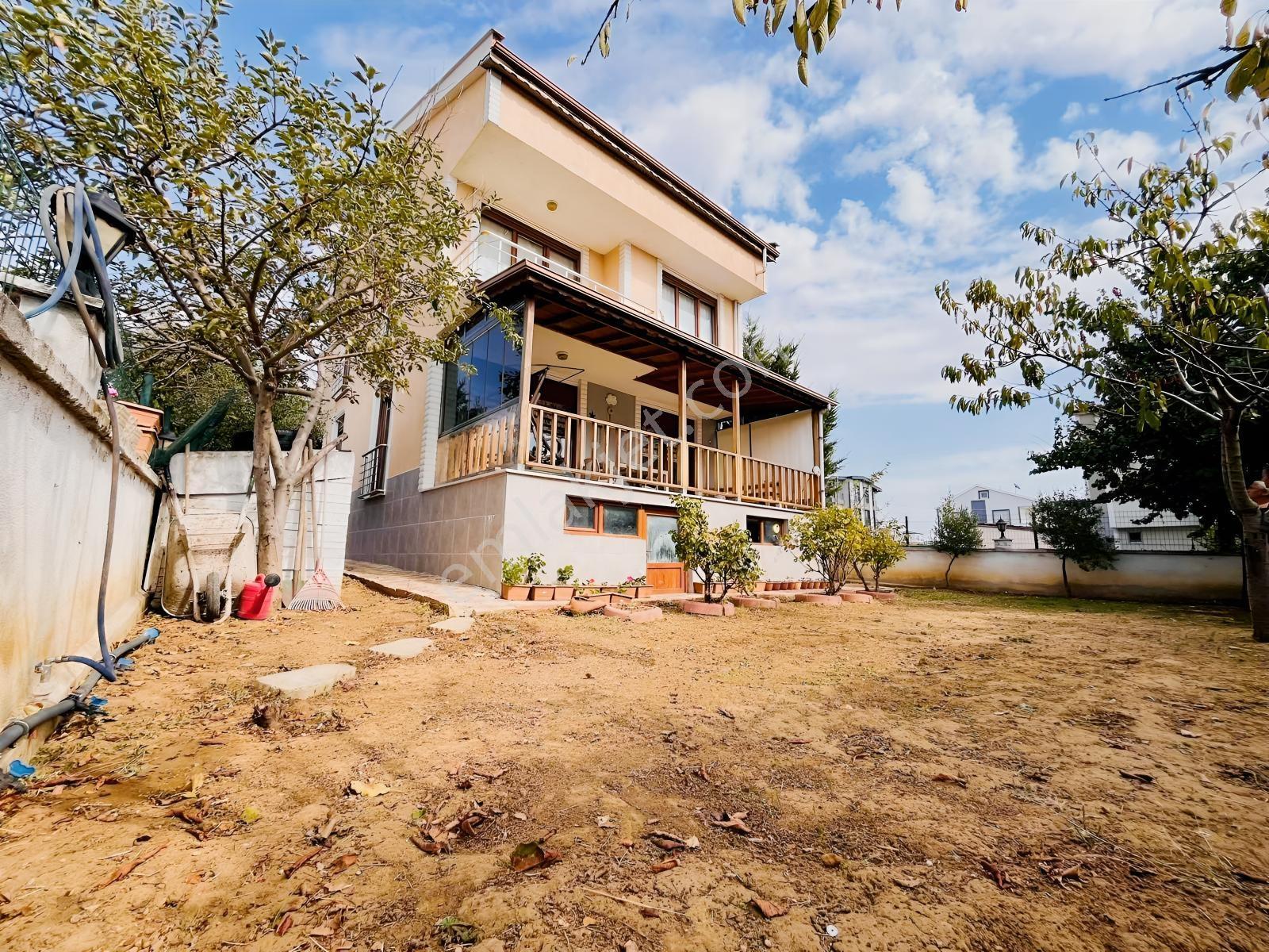 Re/max Kıyı Dan Satılık 6+1 İskanlı Müstakil Deniz Manzaralı — fotoğraf 2