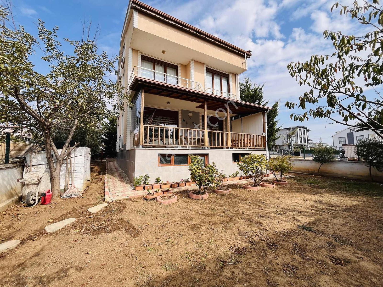 Re/max Kıyı Dan Satılık 6+1 İskanlı Müstakil Deniz Manzaralı — fotoğraf 3