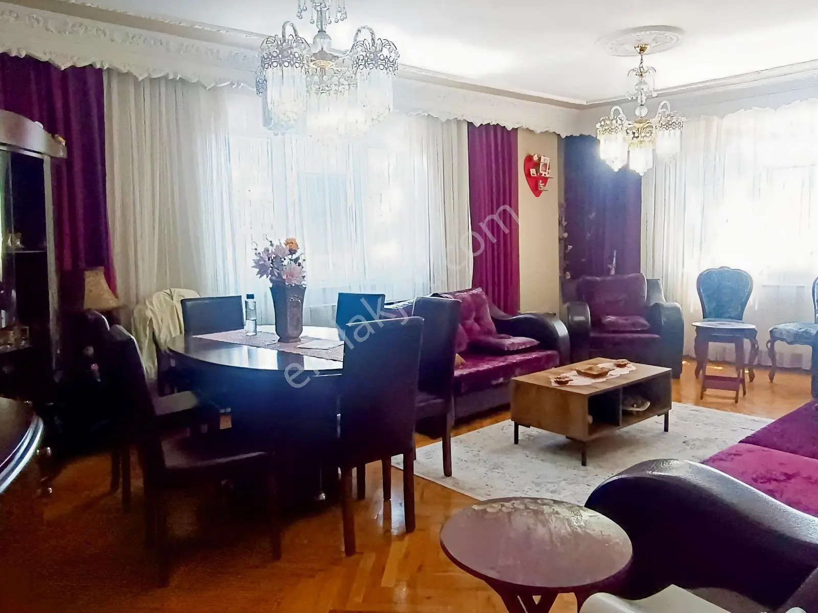Çorlunun Merkezinde Atatürk Bulvarında 3+1/130 M2 Satılık Daire