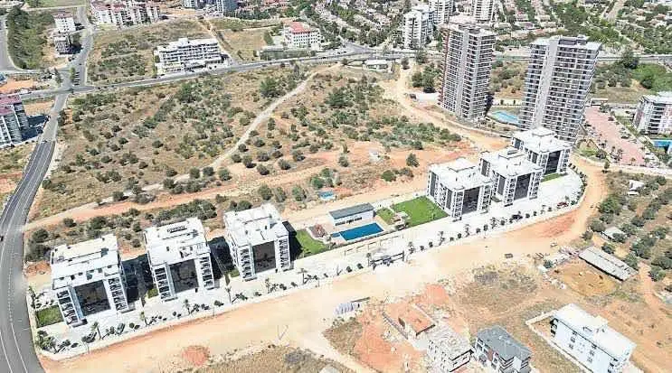 Berk Emlak'Tan İnönü Mahallesinde Bahçeli Satılık 3+1 Daire