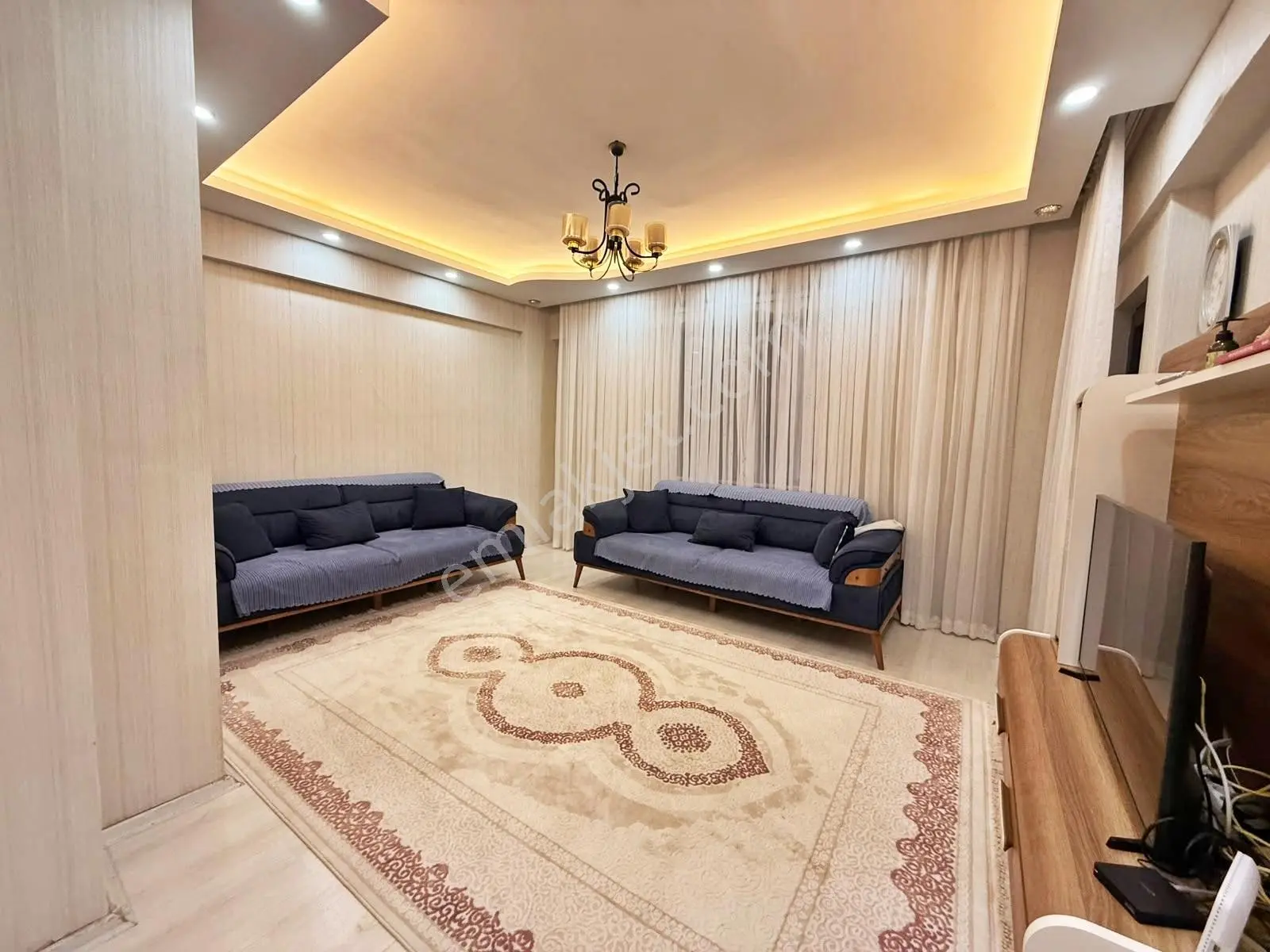 Karacaahmet'te Pazar Yakını Yerden Isıtma Geniş Cam Balkon 2+1 — fotoğraf 7
