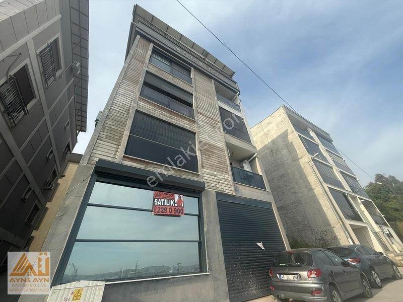 İzmir Bayraklı Gümüşpala Mahallesi 2+1 Satılık Daire