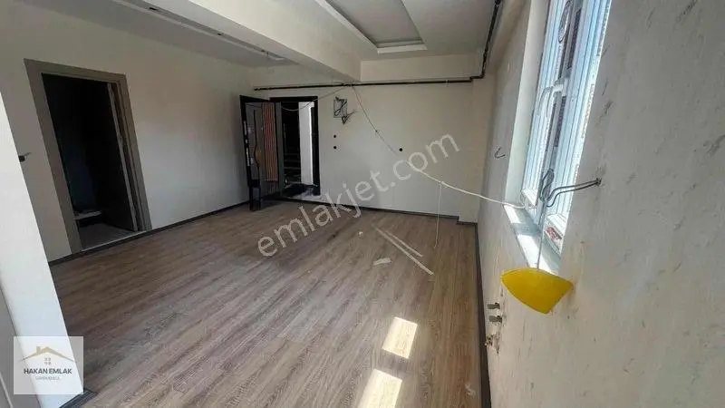 Hakan Emlak'tan Bahar Cd Satılık 1+1 — fotoğraf 4