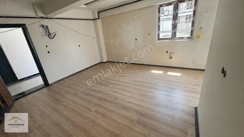 Hakan Emlak'tan Bahar Cd Satılık 1+1 — fotoğraf 5