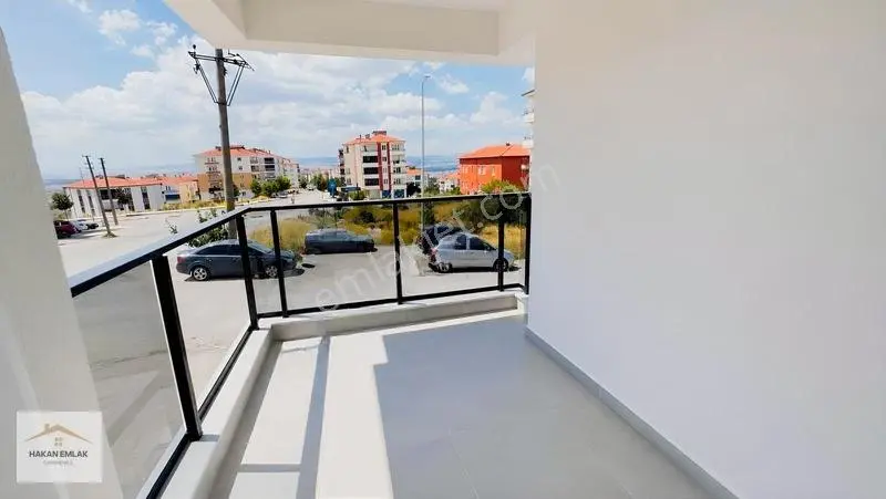 Hakan Emlak'tan Bahar Cd Satılık 1+1 — fotoğraf 6