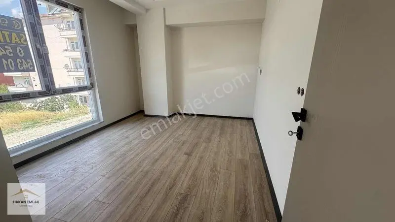Hakan Emlak'tan Bahar Cd Satılık 1+1 — fotoğraf 9
