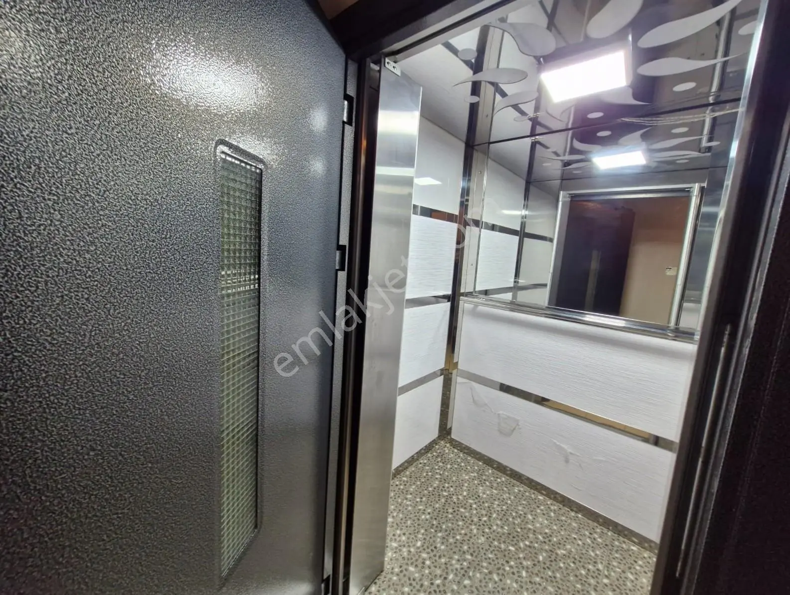 Şeyh Sinan'da Hazır Kiracılı 2+1 Satılık Daire — fotoğraf 13
