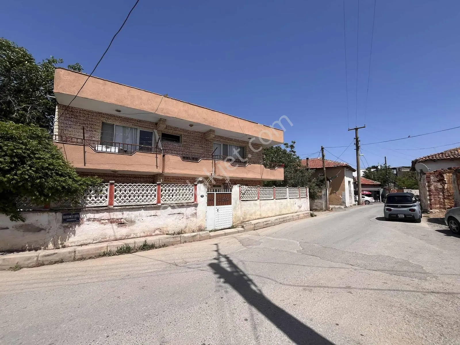 Berk Emlak'tan Menderes Görece Merkezde Satılık 3 Adet Ev — fotoğraf 9