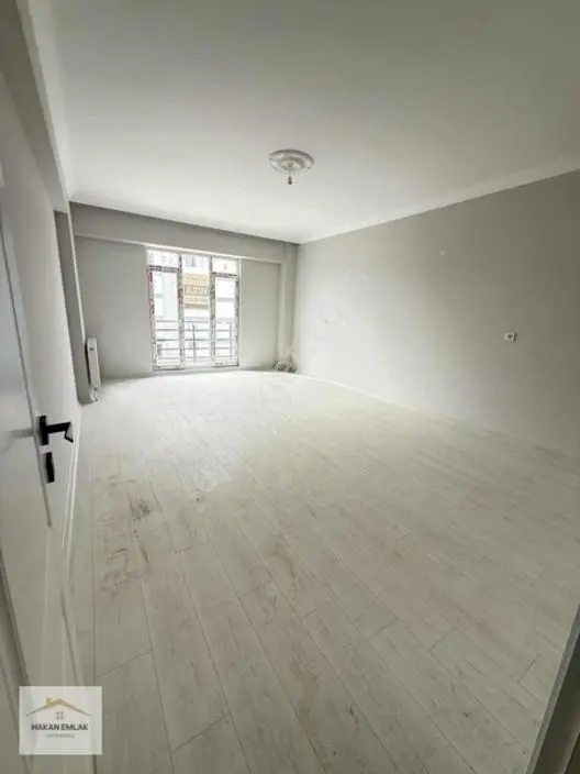 Hakan Emlaktan Kevser Cami Civarında 150 M² Köşe Başı 3+1 Daire — fotoğraf 2