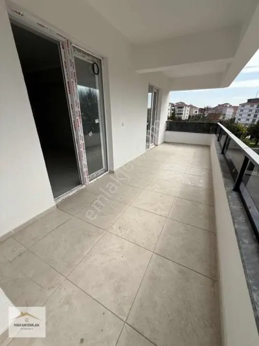 Hakan Emlaktan Kevser Cami Civarında 150 M² Köşe Başı 3+1 Daire — fotoğraf 3