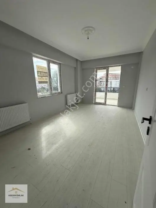 Hakan Emlaktan Kevser Cami Civarında 150 M² Köşe Başı 3+1 Daire — fotoğraf 8
