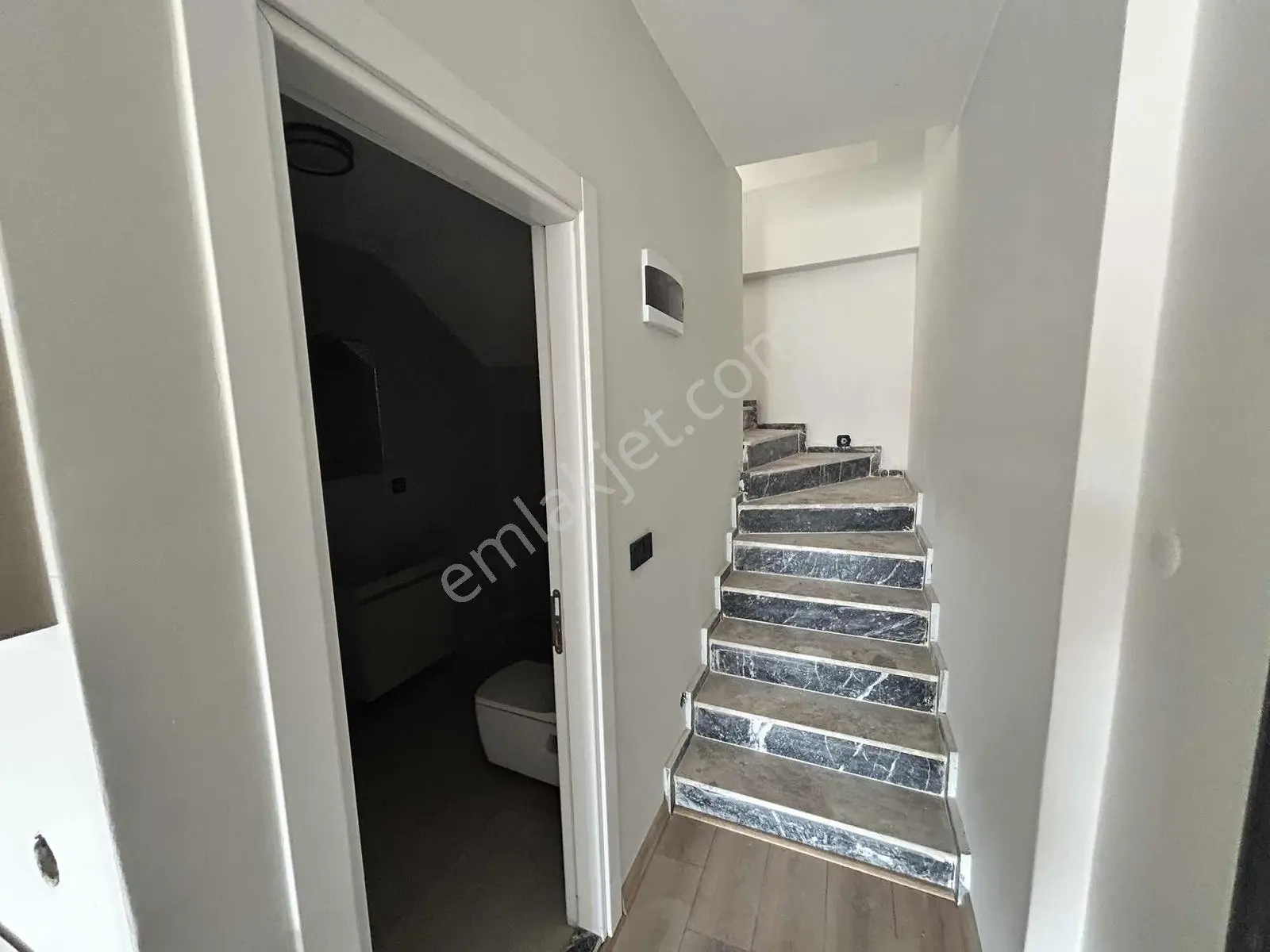 Kuşadası Merkez Sahile Yürme Mesafesinde Dubleks 2+1 Daire — fotoğraf 7
