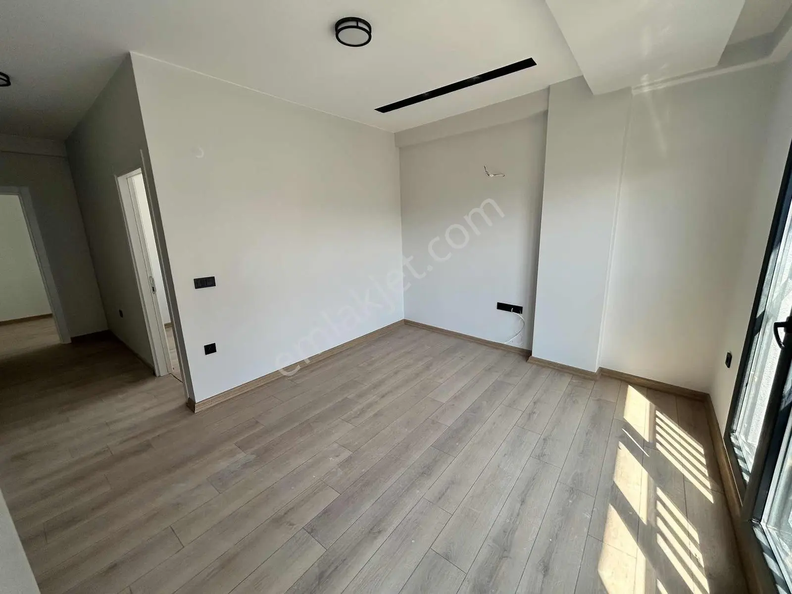 Acil Kuşadası Merkez Denize 200 Metre Mesafede Satılık 2+1 Daire — fotoğraf 8