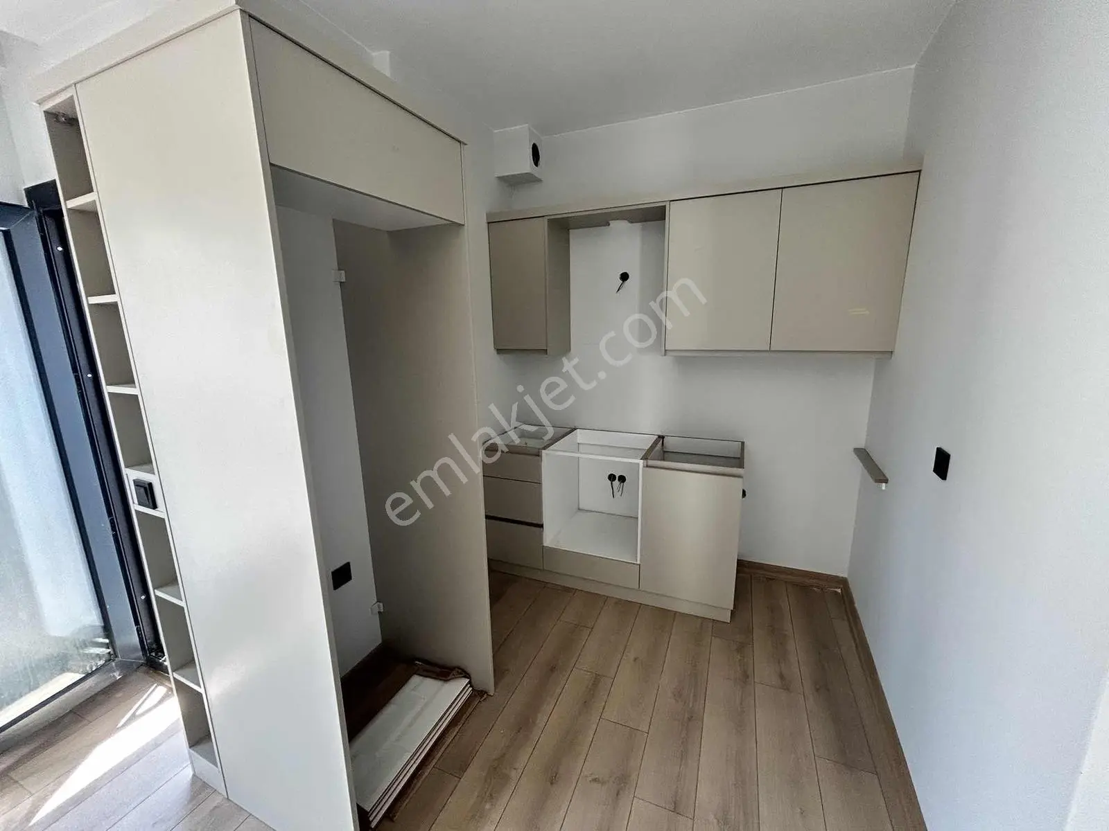Acil Kuşadası Merkez Denize 200 Metre Mesafede Satılık 2+1 Daire — fotoğraf 19