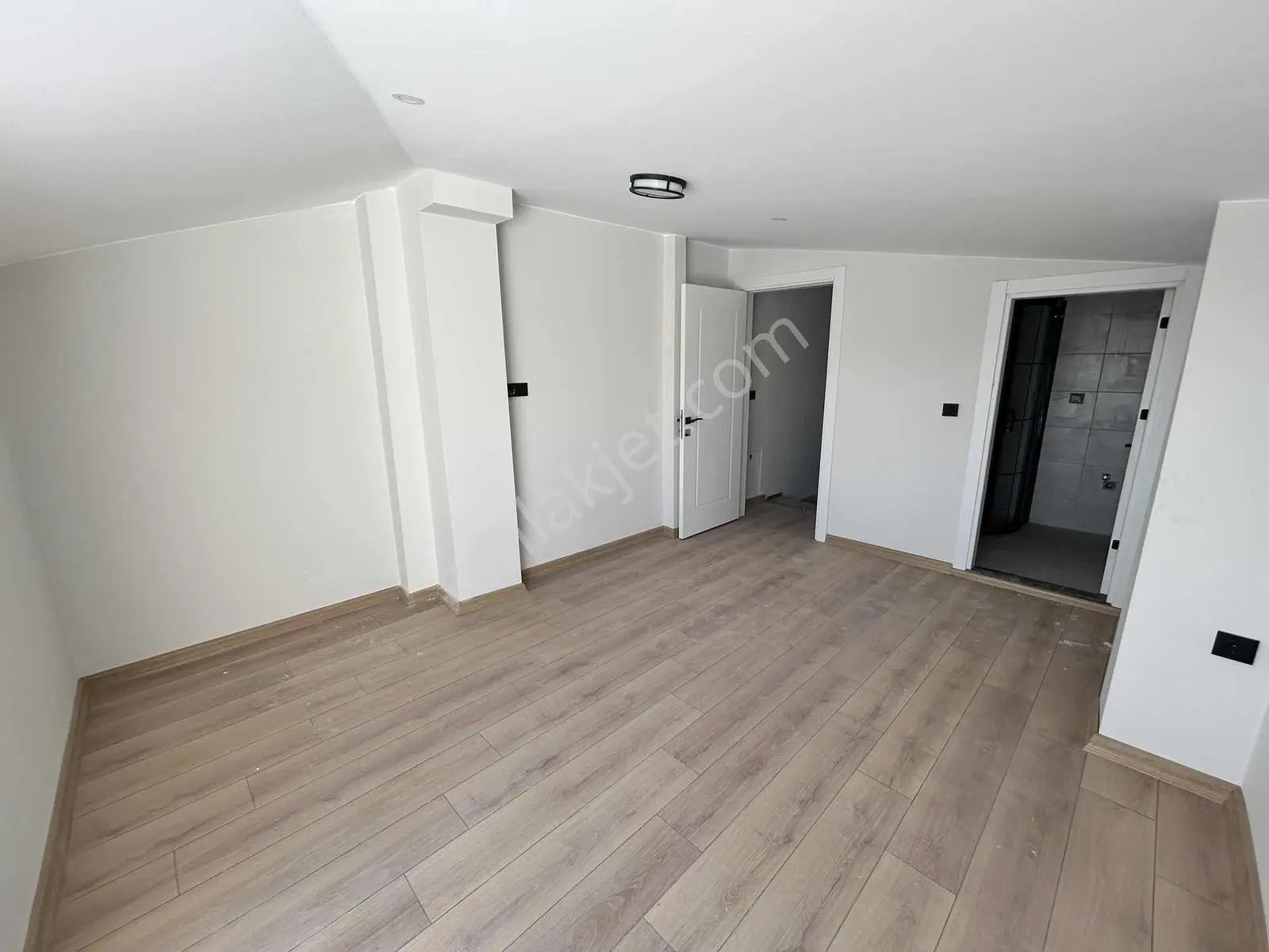 Acil Kuşadası Merkez Denize 200 Metre Mesafede Satılık 2+1 Daire — fotoğraf 26