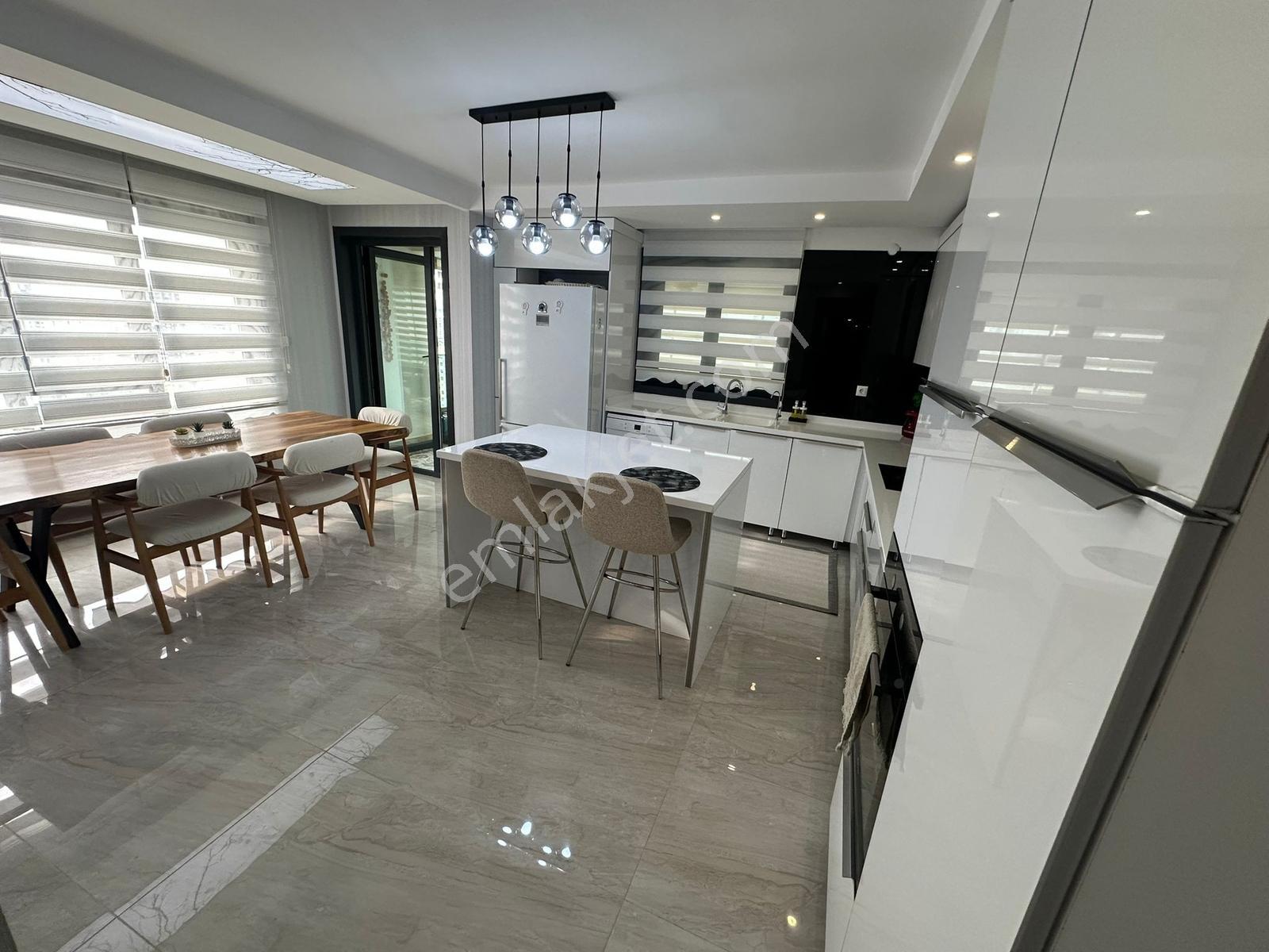 Polat Lıve Emlaktan 4+1 190 M2 Kilerli Giyinme Odalı Lüks Daire — fotoğraf 5