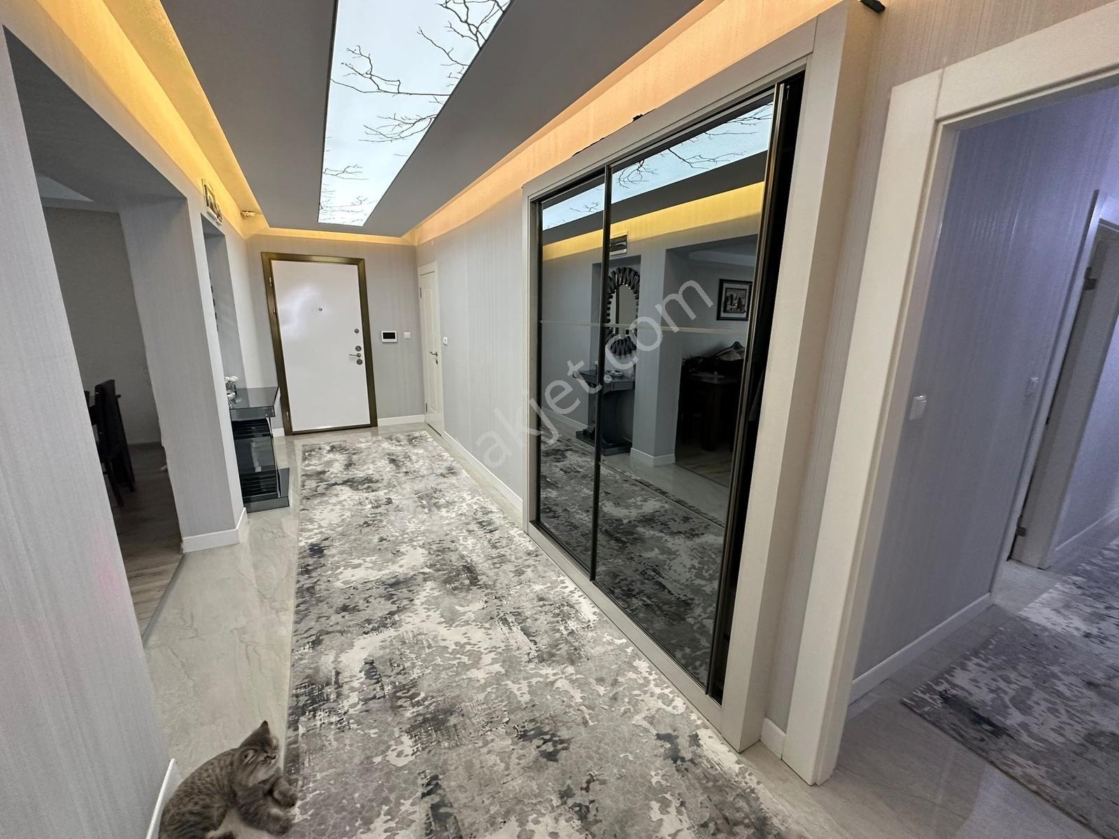 Polat Lıve Emlaktan 4+1 190 M2 Kilerli Giyinme Odalı Lüks Daire — fotoğraf 32