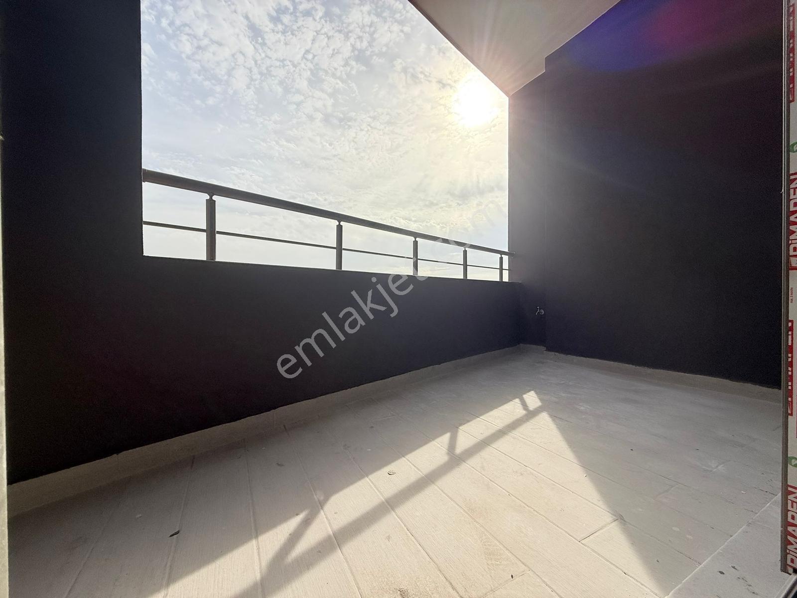 Yenişehir Megalan Da Deniz Manzaralı 3 Cepheli Köşe 2+1 — fotoğraf 6