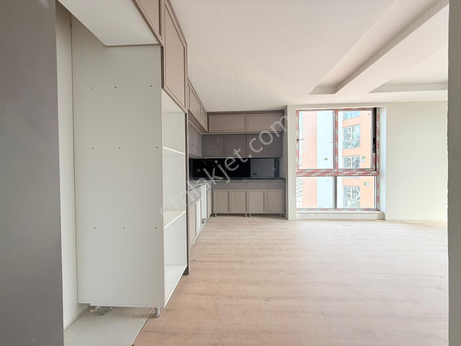 Yenişehir Megalan Da Deniz Manzaralı 3 Cepheli Köşe 2+1 — fotoğraf 9