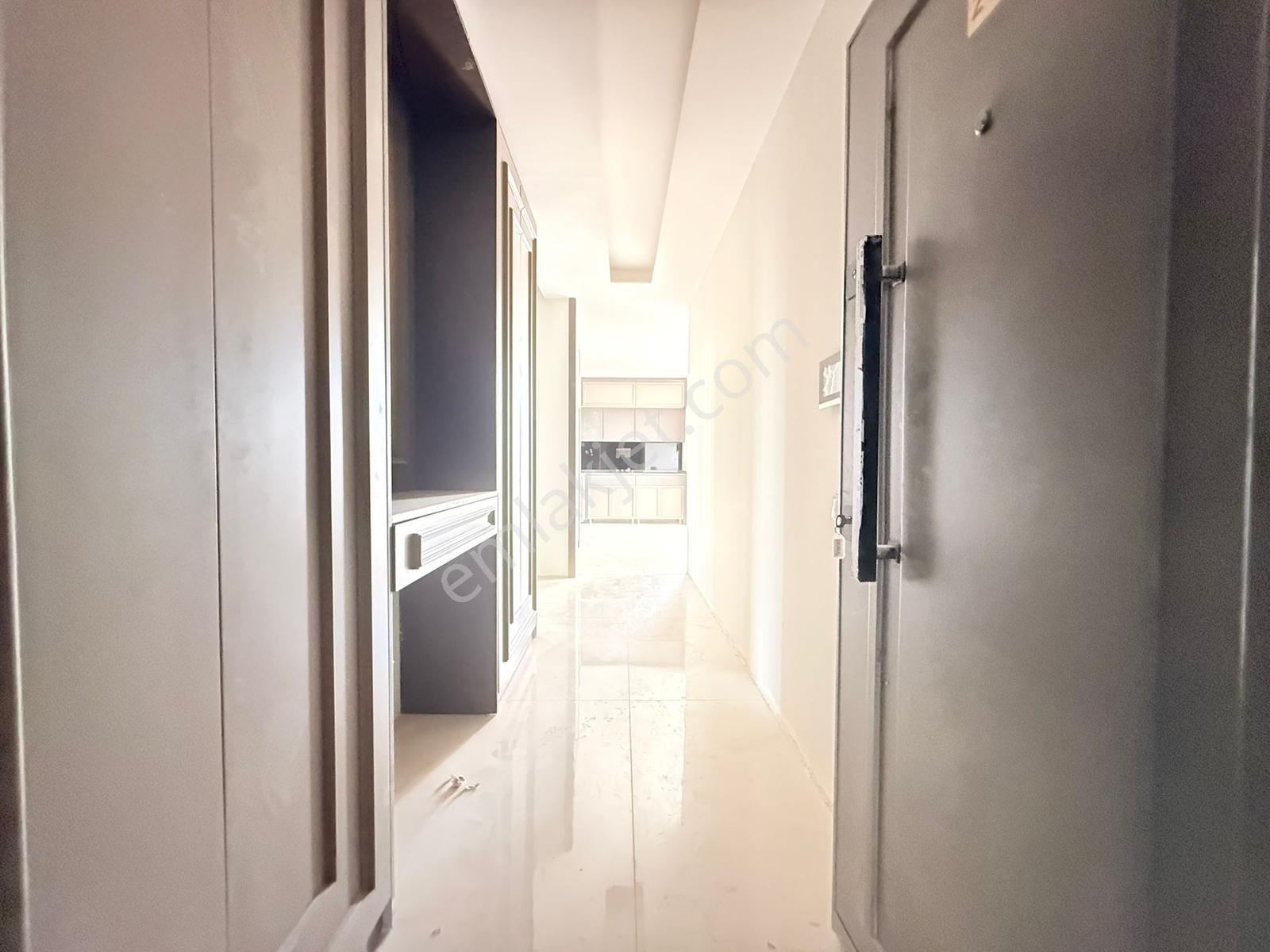 Yenişehir Megalan Da Deniz Manzaralı 3 Cepheli Köşe 2+1 — fotoğraf 12
