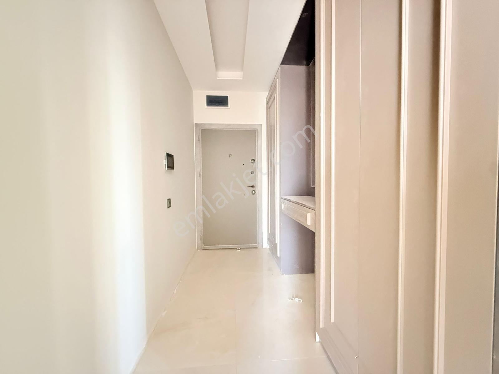 Yenişehir Megalan Da Deniz Manzaralı 3 Cepheli Köşe 2+1 — fotoğraf 13