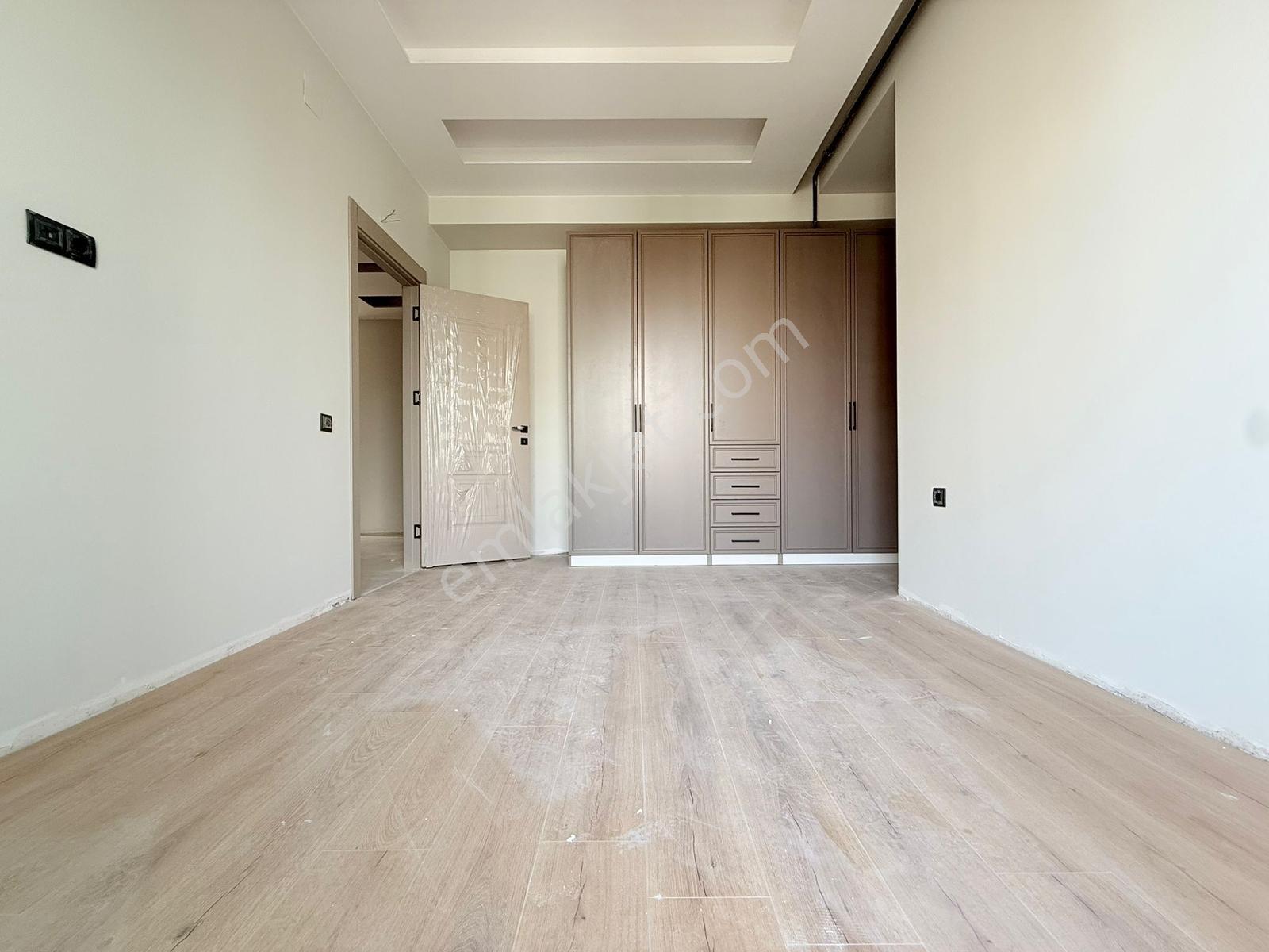 Yenişehir Megalan Da Deniz Manzaralı 3 Cepheli Köşe 2+1 — fotoğraf 19