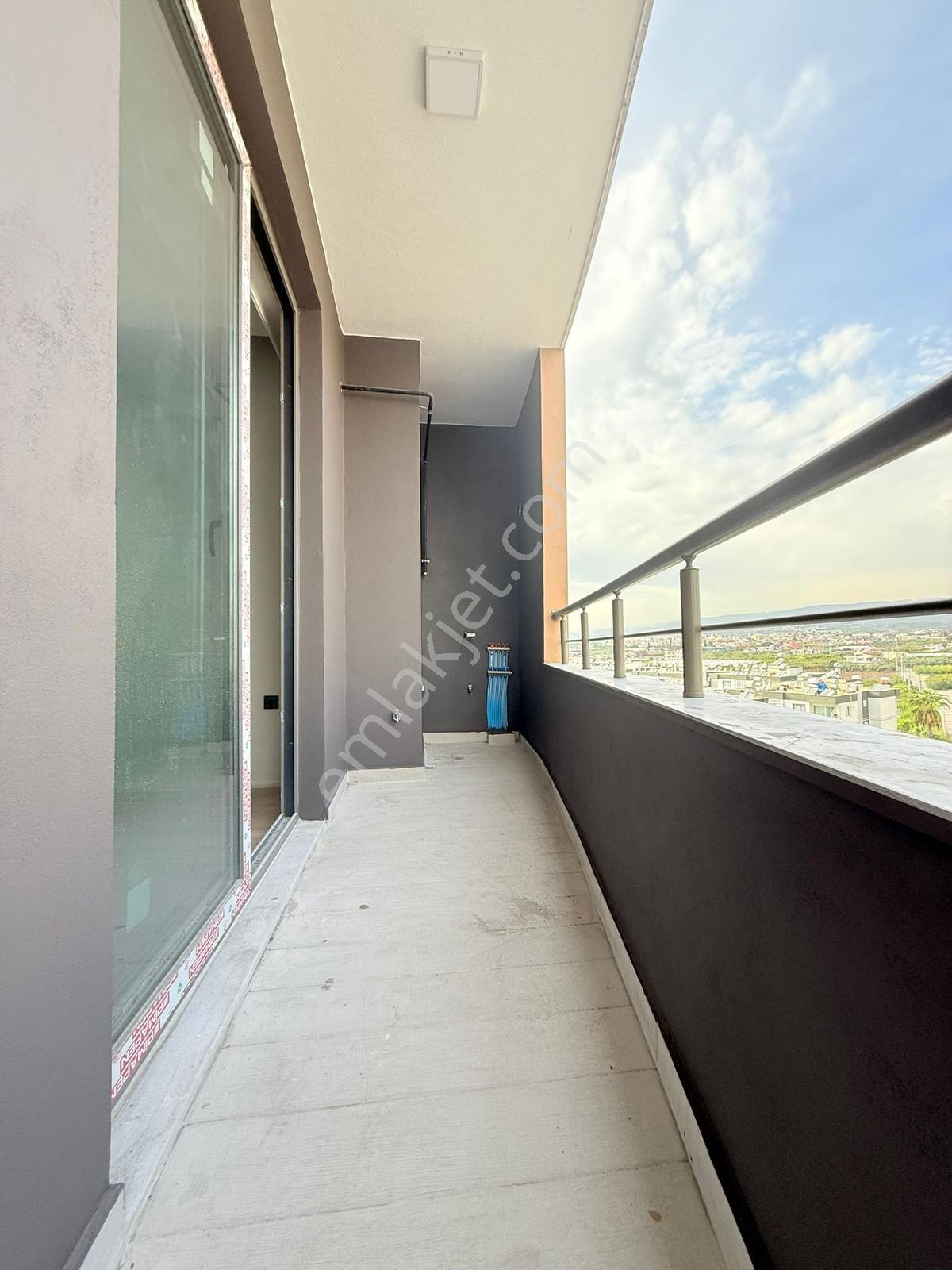 Yenişehir Megalan Da Deniz Manzaralı 3 Cepheli Köşe 2+1 — fotoğraf 25