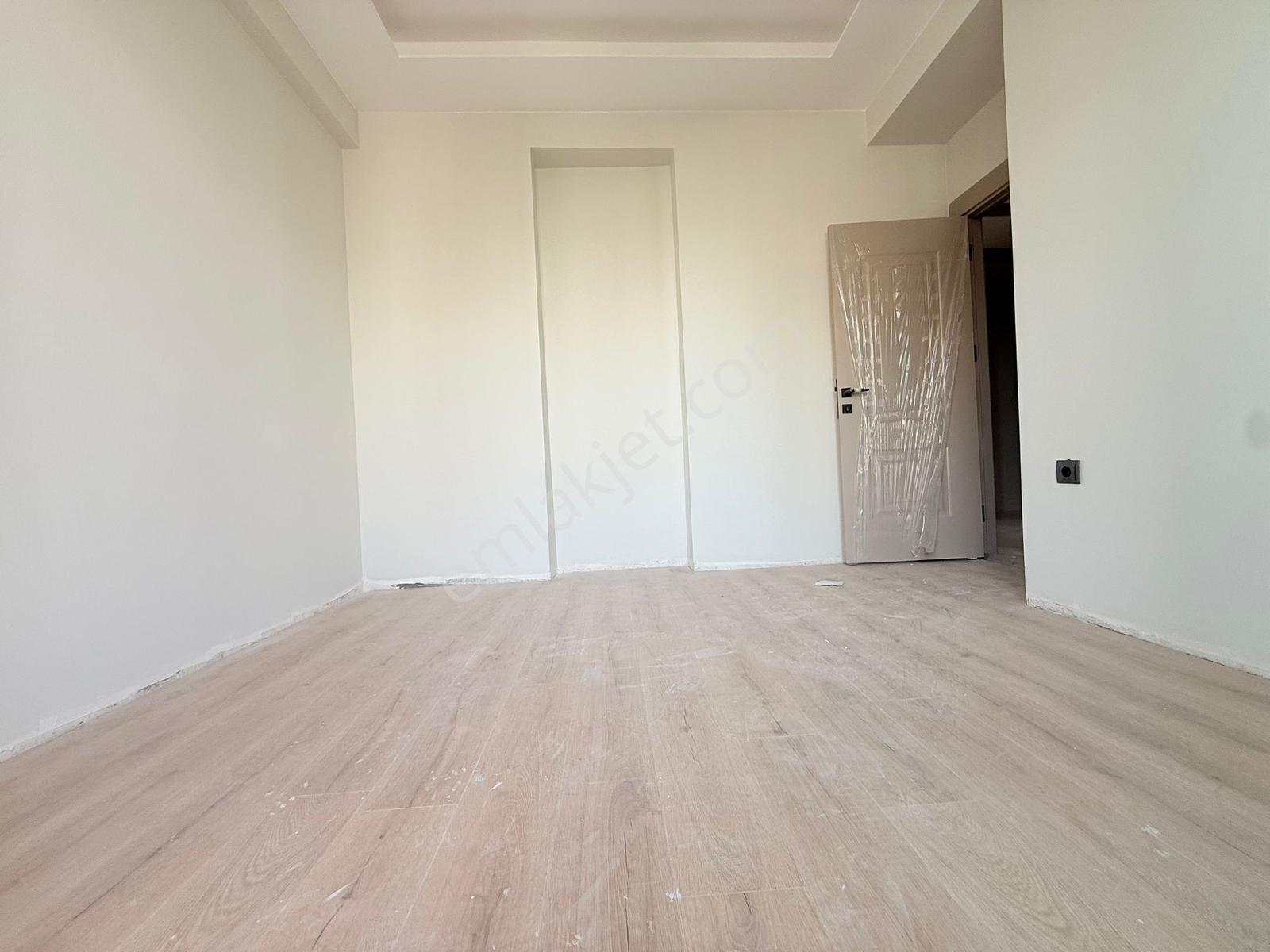 Yenişehir Megalan Da Deniz Manzaralı 3 Cepheli Köşe 2+1 — fotoğraf 33