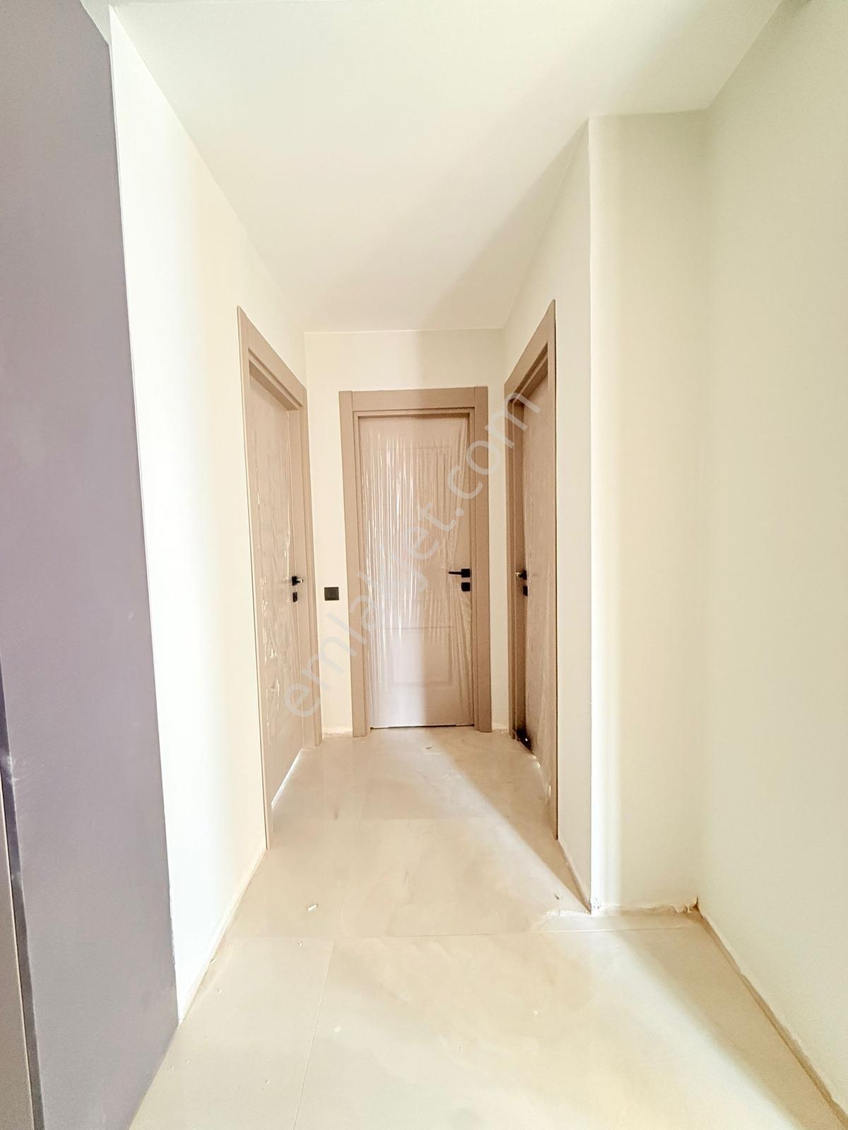 Yenişehir Megalan Da Deniz Manzaralı 3 Cepheli Köşe 2+1 — fotoğraf 34