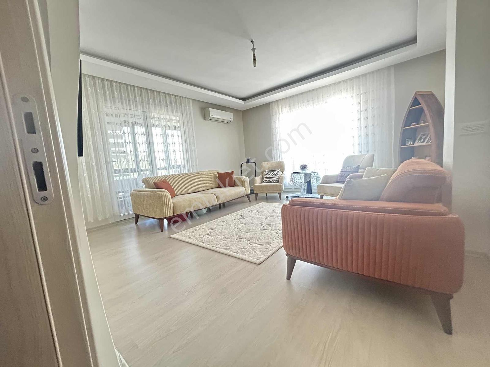 Gökçen Gayrimenkul'den Deniz Manzaralı Kapalı Mutfak Daire — fotoğraf 2