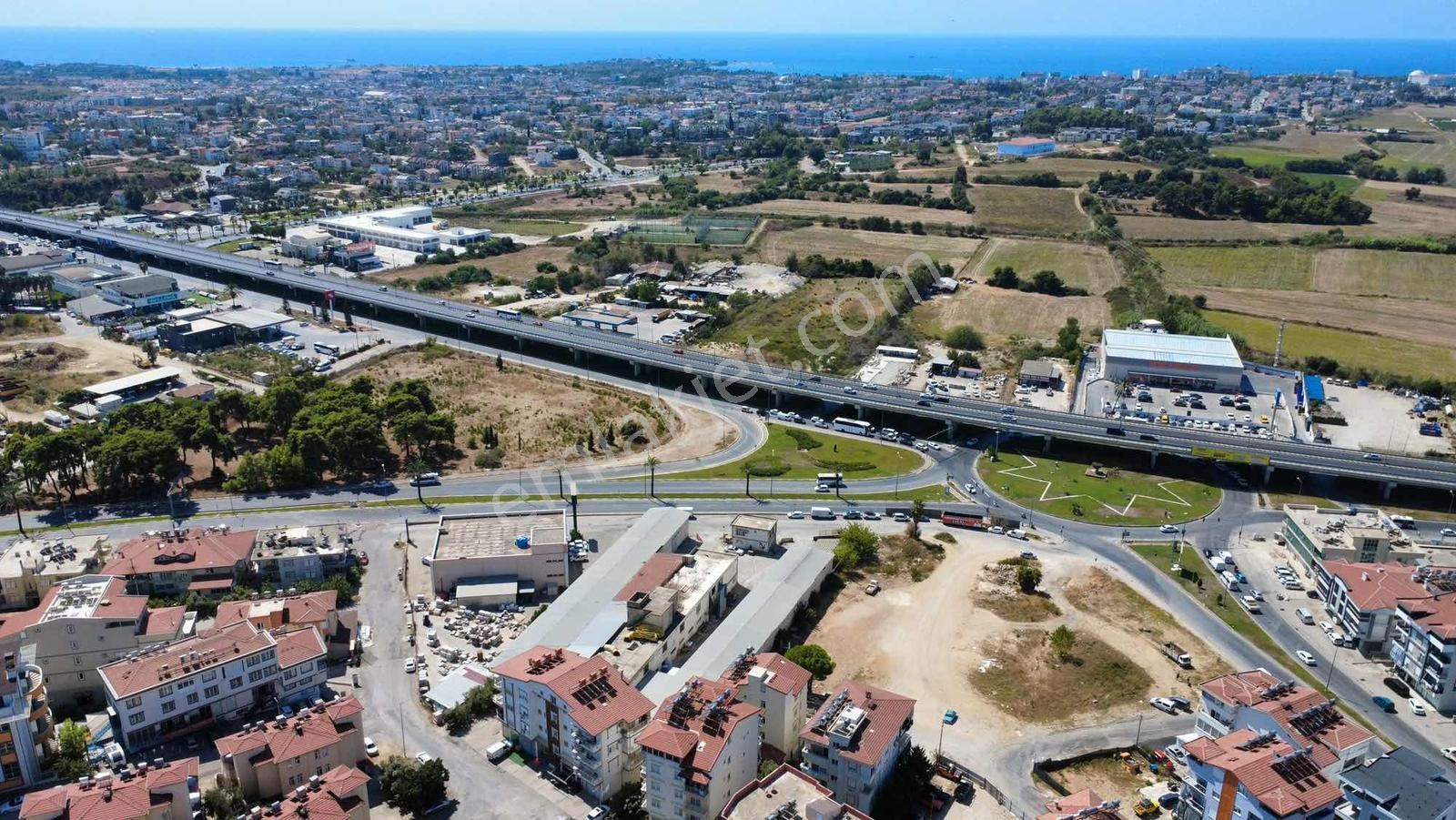 Merkezde Ticari+konut İmarlı Arsa — fotoğraf 9