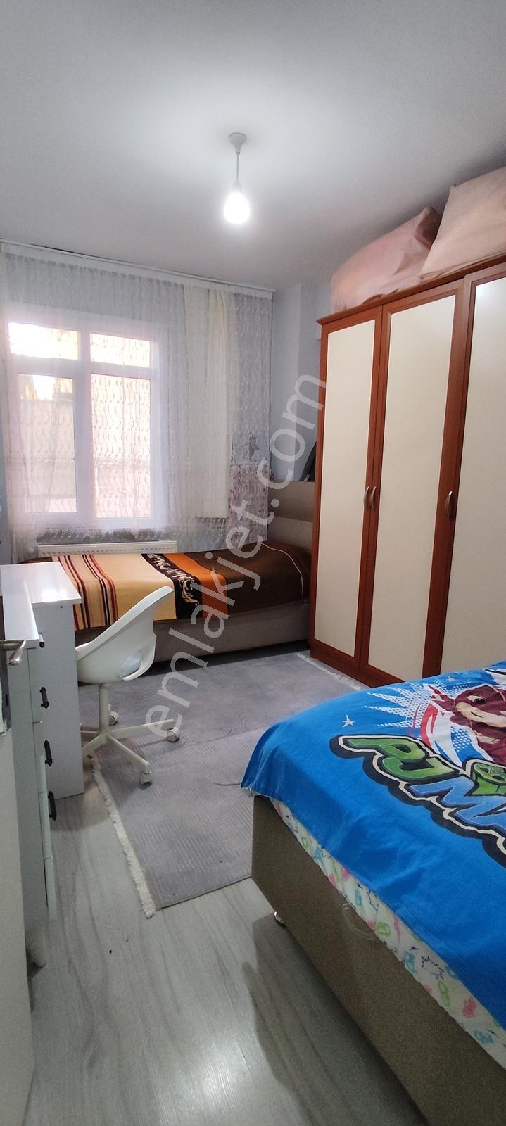 Zeytinburnu Sümer Mahallesi Satılık 2+1 Daire — fotoğraf 3