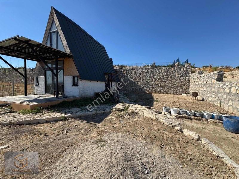 Türkelli'de Foça Yoluna Yakın 300 M² Hisseli Arsa — fotoğraf 3