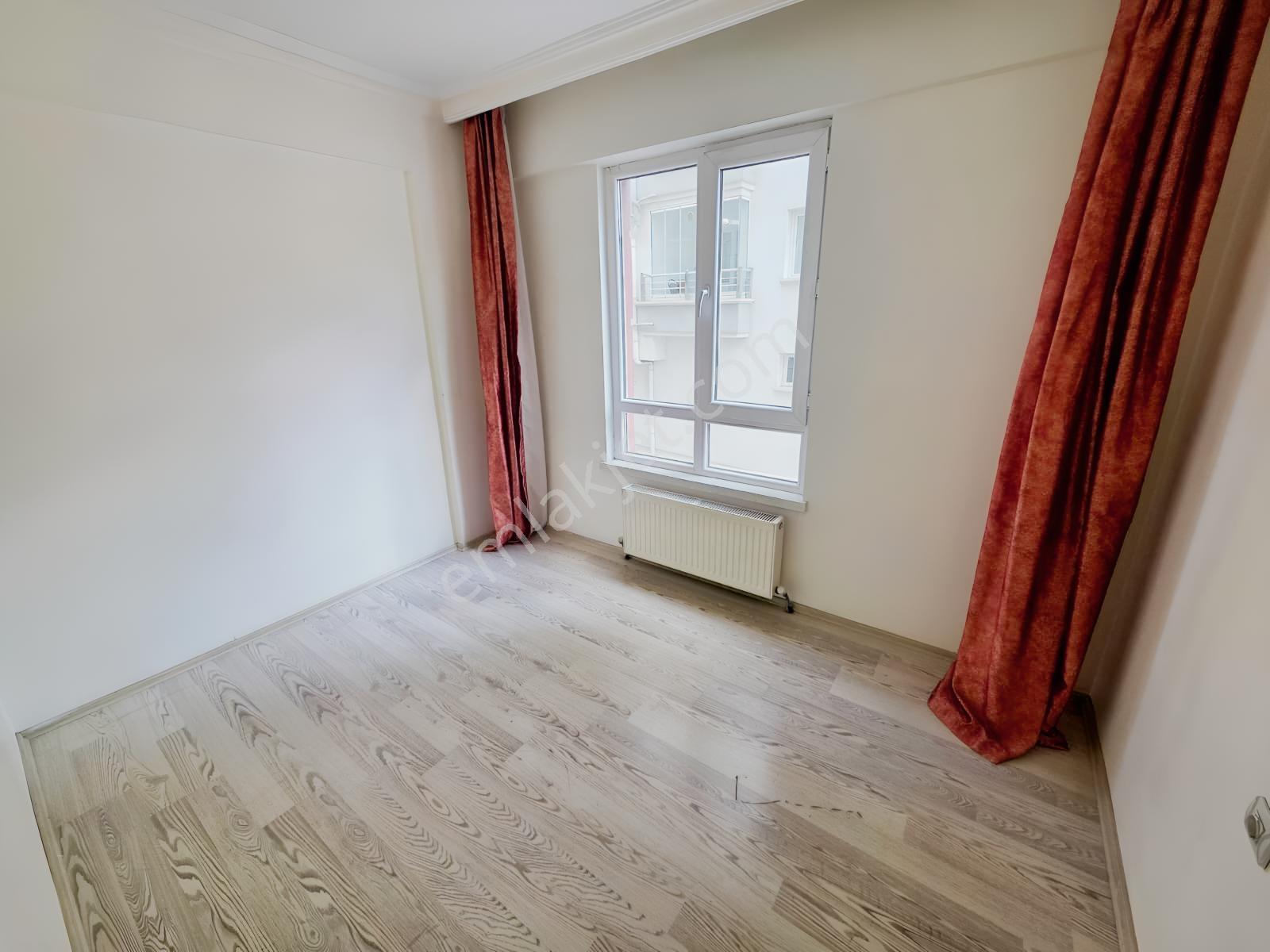 Doğukent Caddesinde 2+1 Yapılı Satılık Daire — fotoğraf 11