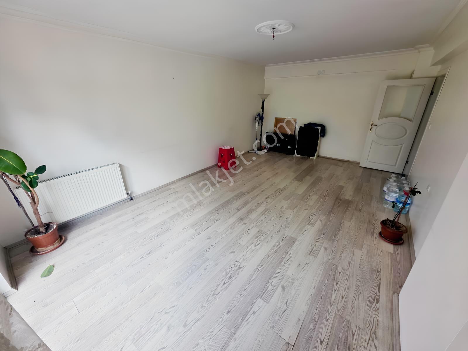 Doğukent Caddesinde 2+1 Yapılı Satılık Daire — fotoğraf 12