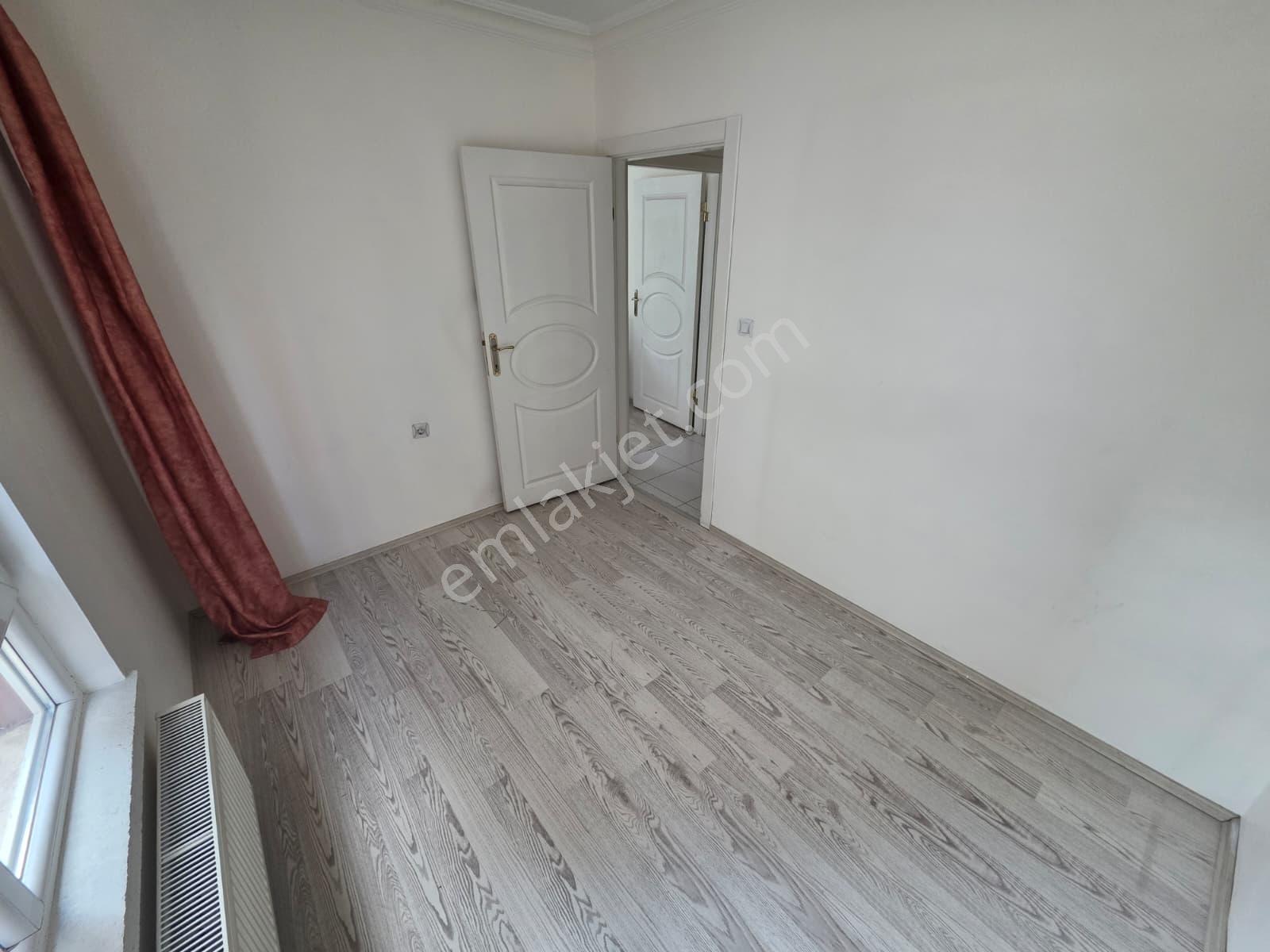 Doğukent Caddesinde 2+1 Yapılı Satılık Daire — fotoğraf 13