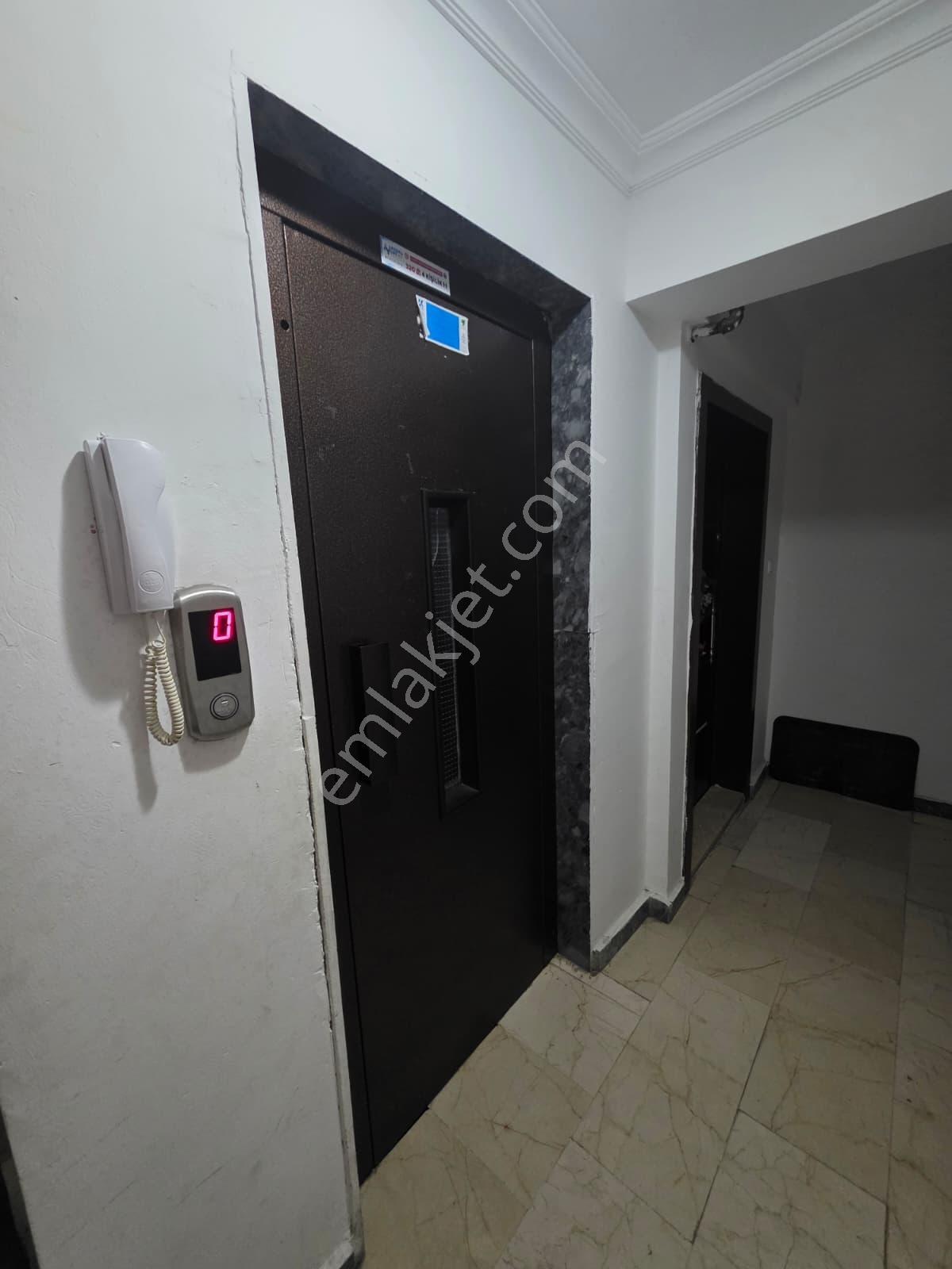 Doğukent Caddesinde 2+1 Yapılı Satılık Daire — fotoğraf 23