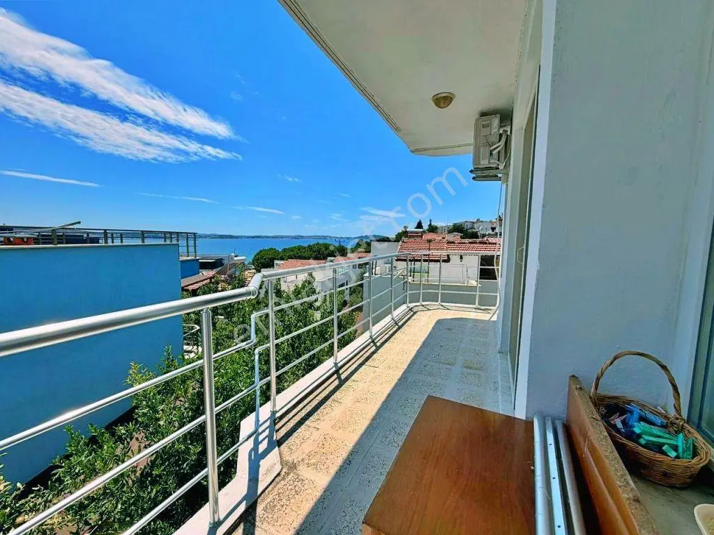 Uytundan Pelitköy İçmelerde Denize 200 Metre Bahçeli 3+1 Villa — fotoğraf 3