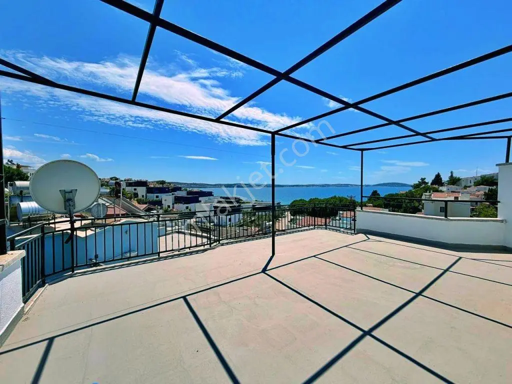 Uytundan Pelitköy İçmelerde Denize 200 Metre Bahçeli 3+1 Villa — fotoğraf 14