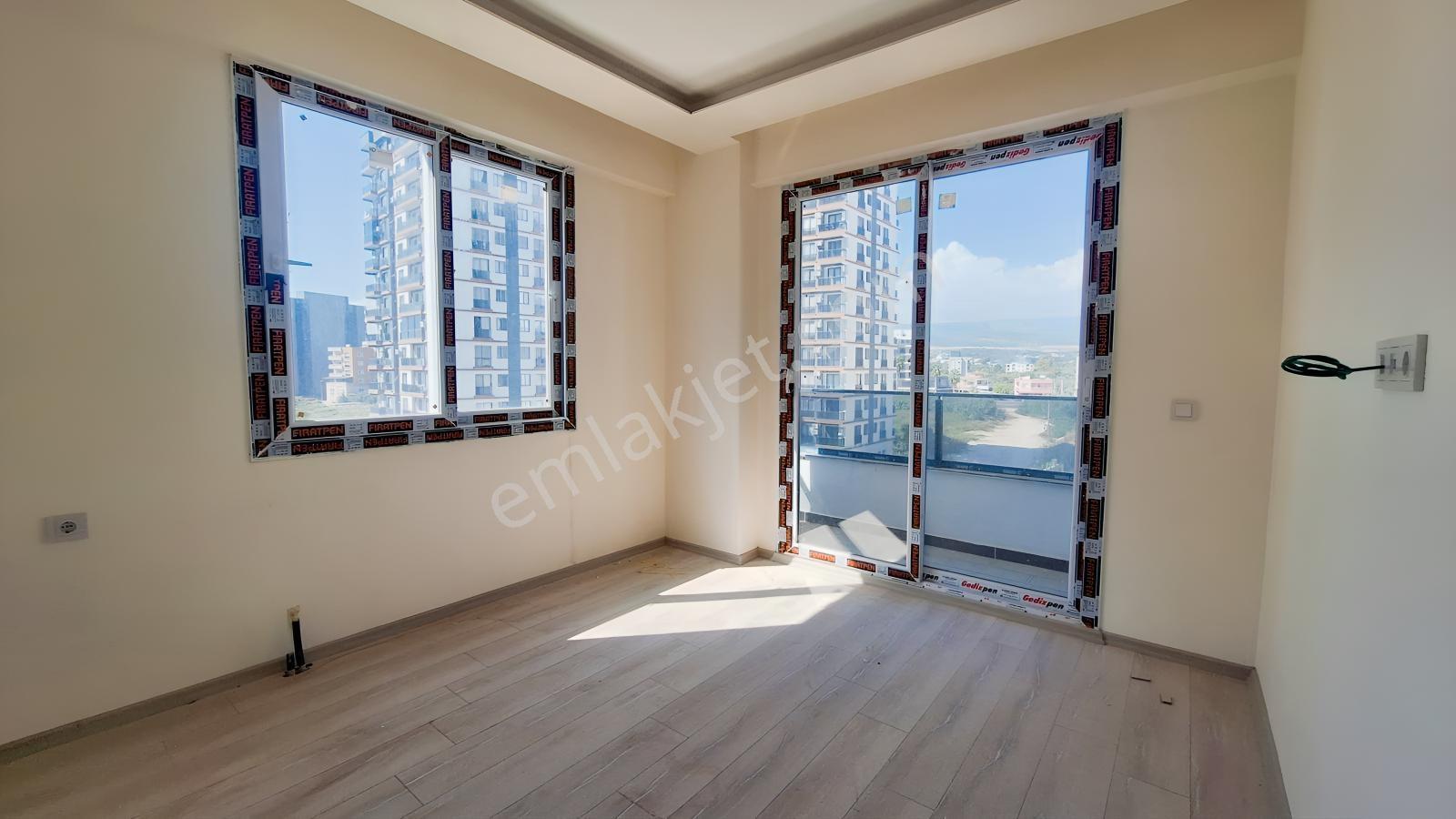 Ellamira'dan Arpaçbahşiş Astra Tower 1'de Denize 300 M. 2+1'ler — fotoğraf 8